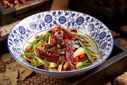 老胡柴火鱼总店