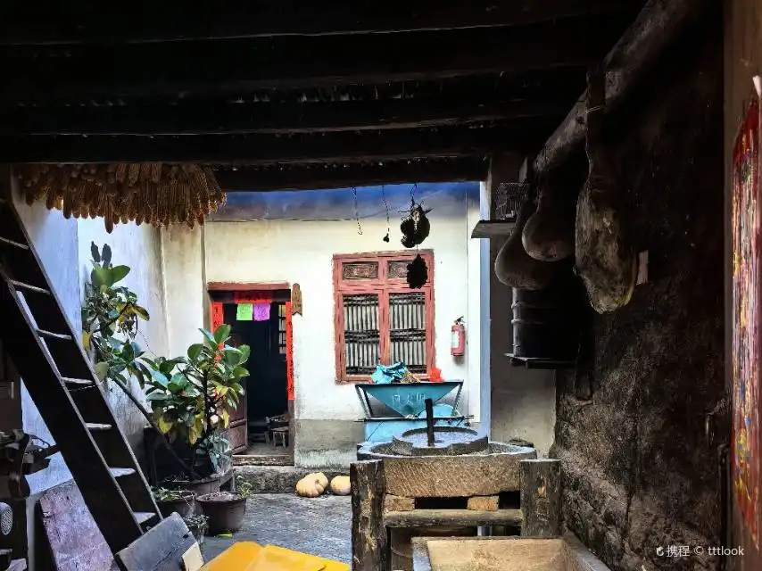 Hotels near Huangxiachang Jiating Ecology Museum