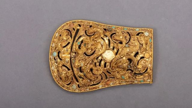 《 wu hua chao hui 》 zhong guo gu dai jin yin qi de wen hua mi ma zhan