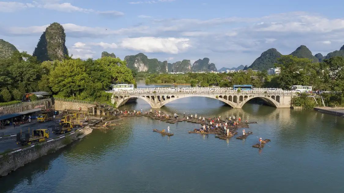 Hotels near Jinlong Bridge