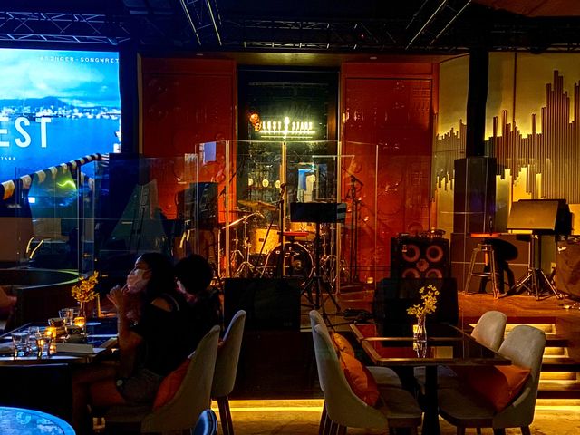 充滿格調及Live Band兼備西餐廳