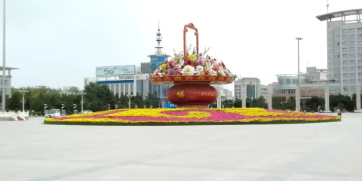 市政廣場（玉門市人民政府政務大廳西）