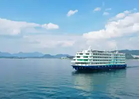 Qiandao Lake Earl Luxury Cruise