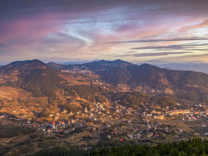 雪山岩