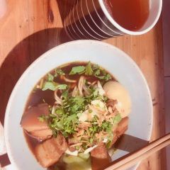 Es Glop Food & Drinks 여행 사진