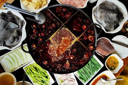 CHUAN LA JIANG HU YUAN LIN SHENG TAI HUO GUO