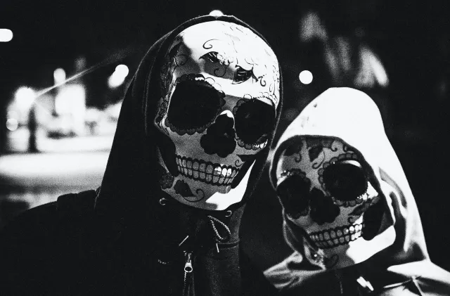 Kostüme für den Tag der Toten: Halloween in Salem