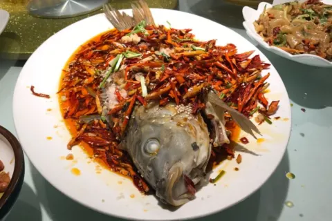 STIR FRIED PORK WITH CHILI