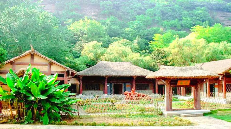 Hotels near Shuijing Village