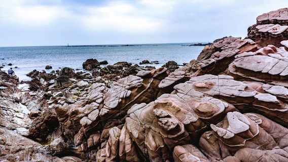 Weird Rocks Beach