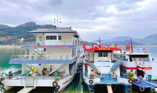 萬峰湖紅椿碼頭遊船票大小同價