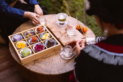 猫在云里·Cat in the Clouds｜既山野Embracing Nature·雪山观景野奢度假民宿(海螺沟冰川森林公园店)·户外餐厅
