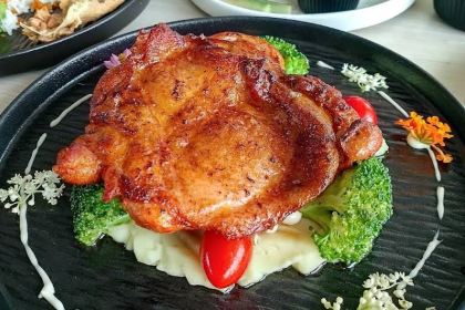 Hidden Garden by the Sea