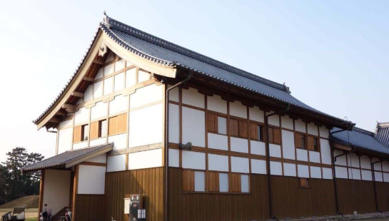 佐贺城（さがじょう）是日本佐贺县佐贺市的一座城堡。位于佐贺市