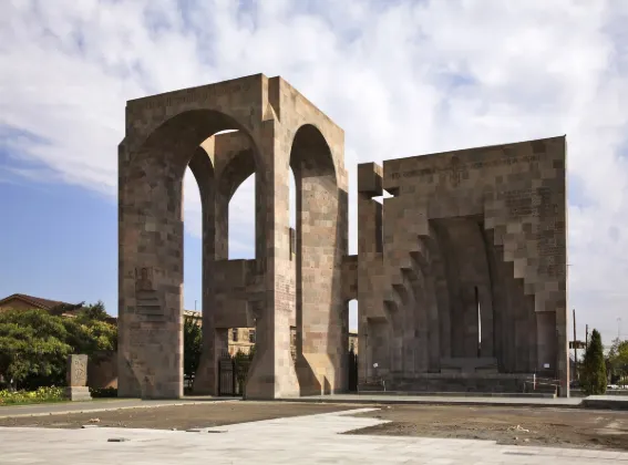 Vé máy bay Malang Yerevan