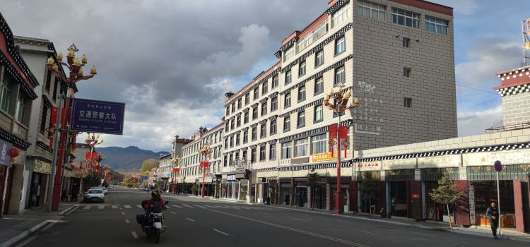 东北大馅水饺(亚丁路二段店)