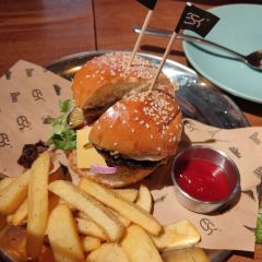 华莱士·全鸡汉堡(国色天香店) User Photo