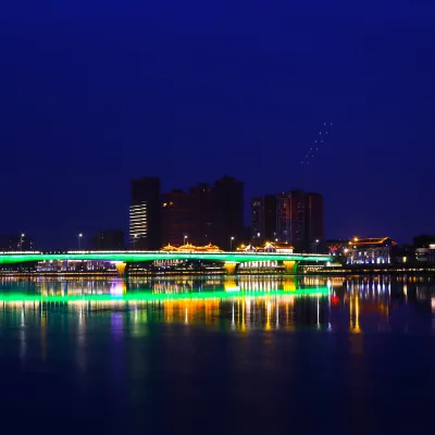 โรงแรมใกล้Sanxingdui Railway Station