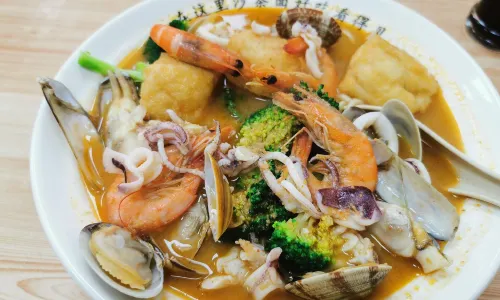 在这里厦门特色小吃店