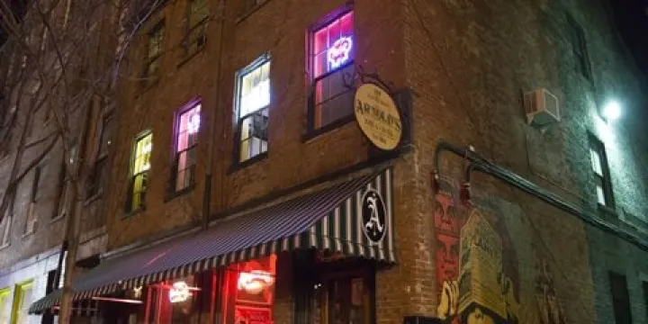 Arnold's Bar & Grill