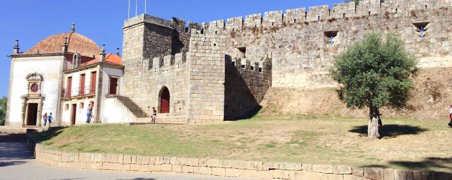 Viagem Medieval em Terra de Santa Maria