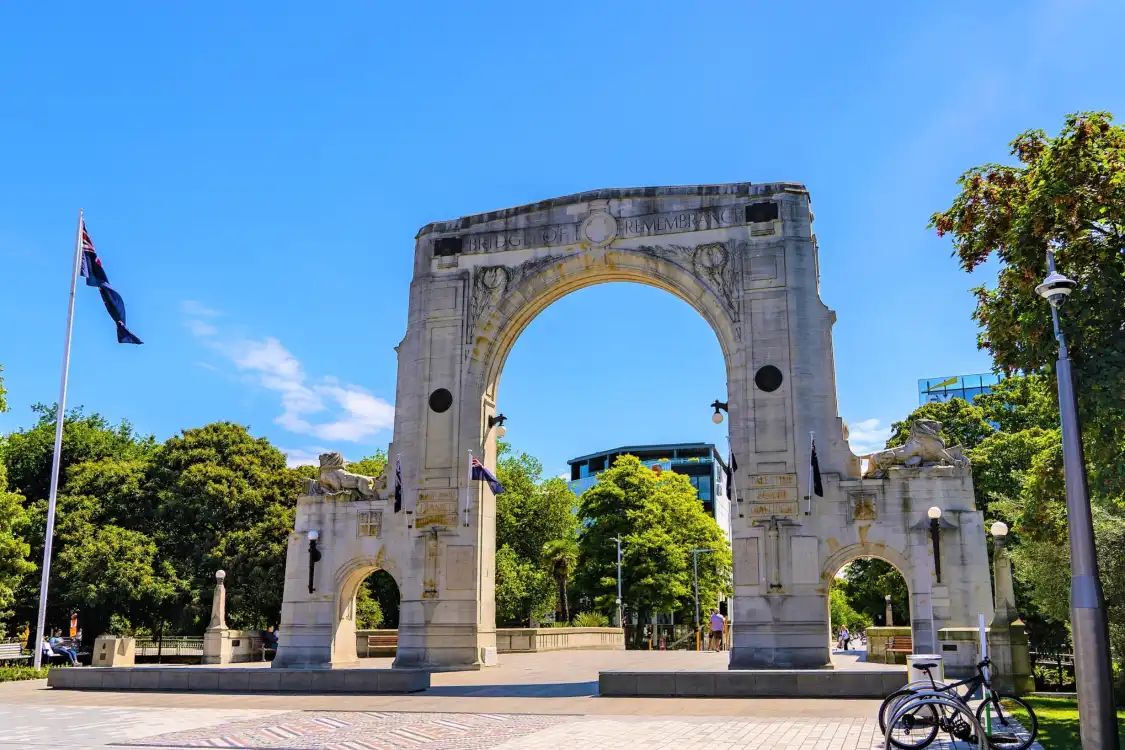Các khách sạn gần Bridge of Rememberance