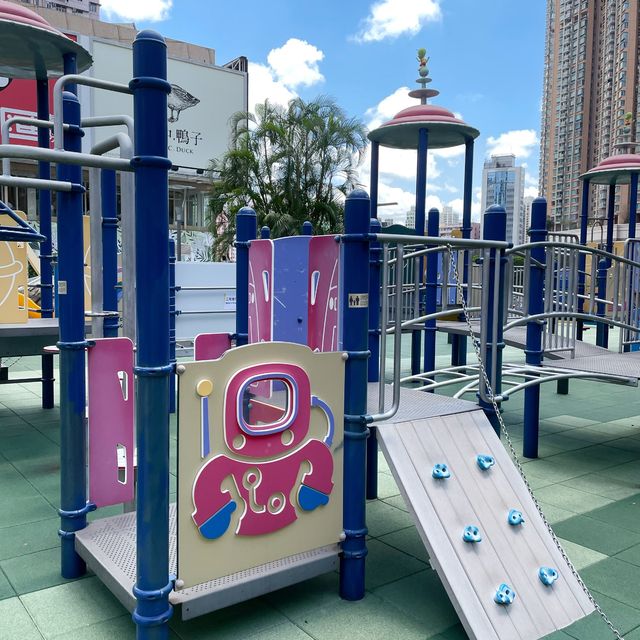 【 空中花園上的太空樂園 】 