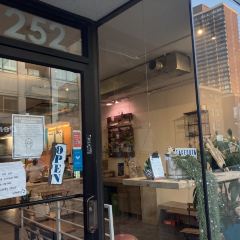Umami Poke User Photo