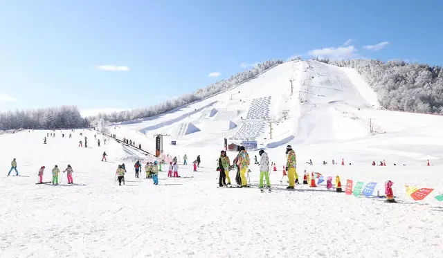 Skiing in Shennongjia