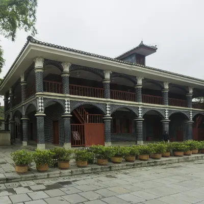 Hotels near Old Woman Huang Save Red Army Relic Site