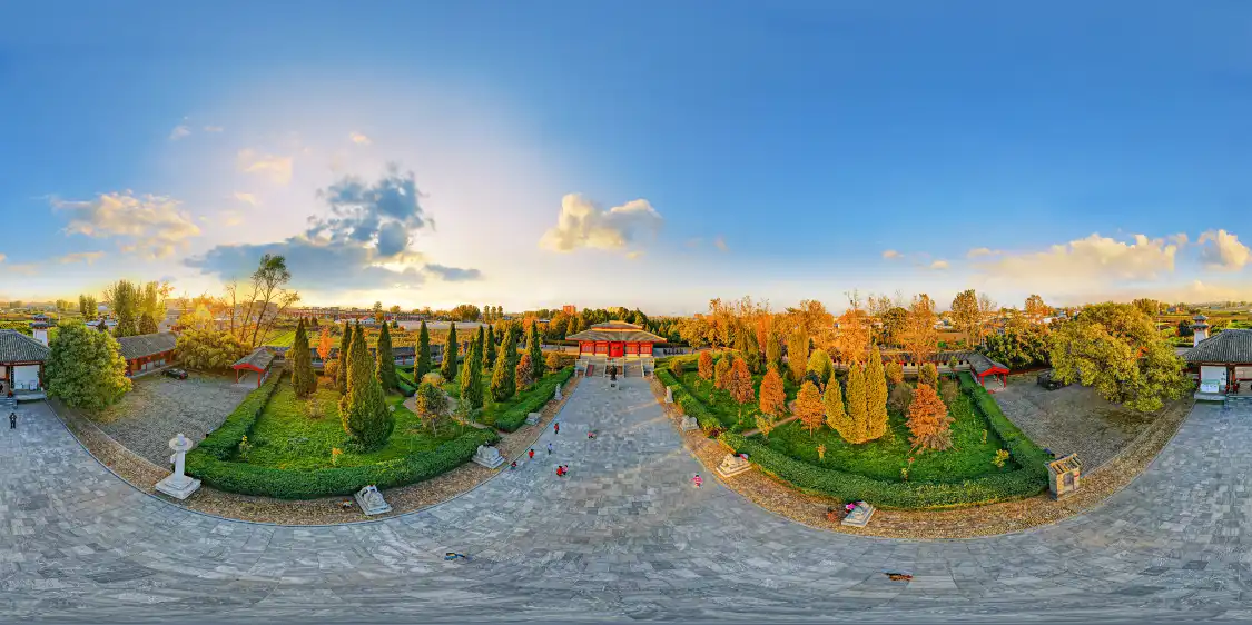 장형 무덤 주변 호텔