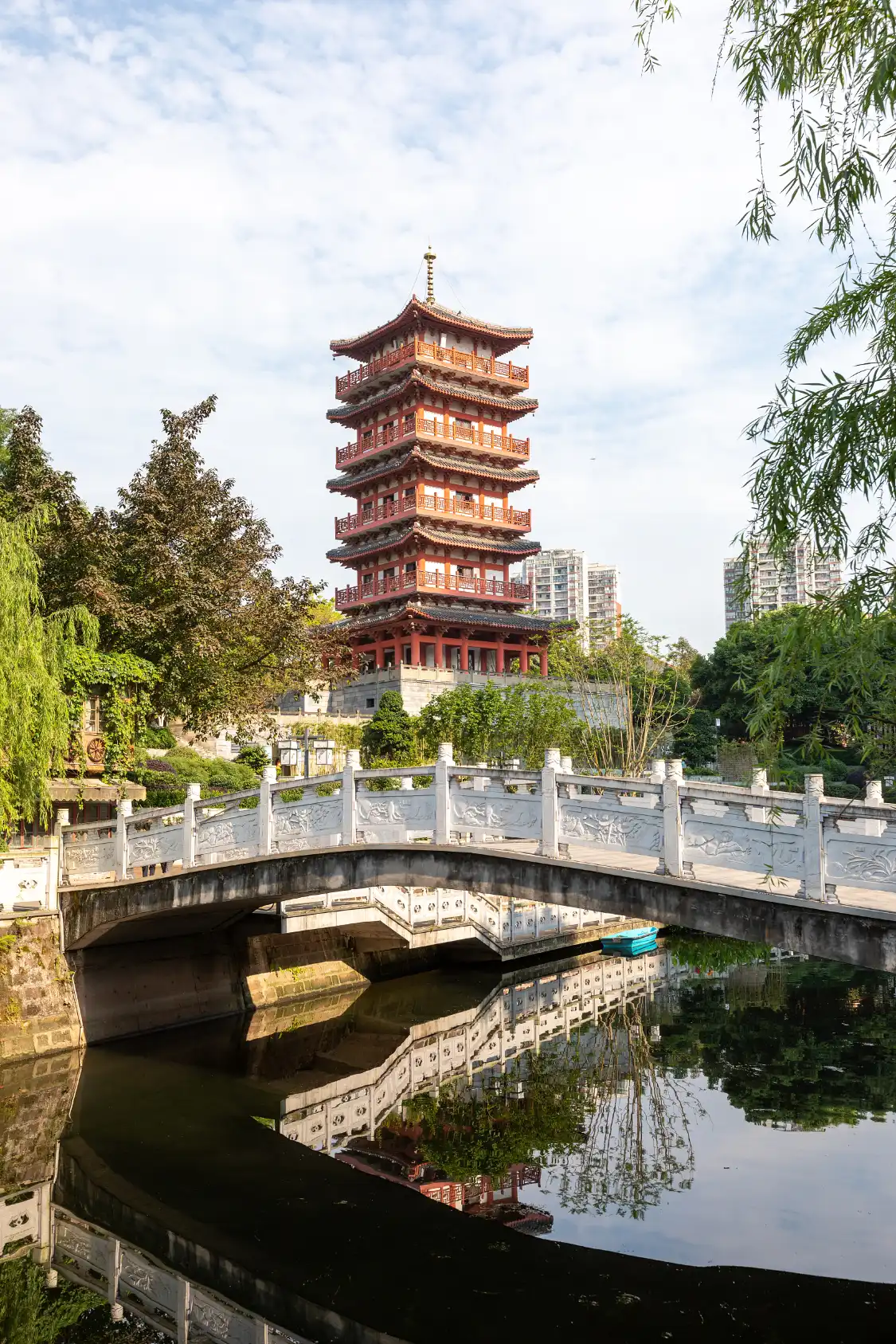 Hotels near Tangcheng Park