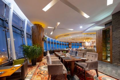 海外海皇冠大飯店海瀾旋轉餐廳