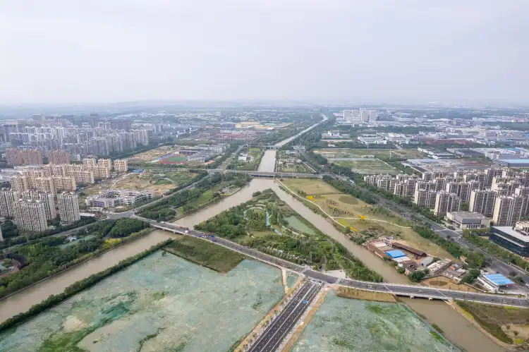 Hotels near Sanjiangkou Park