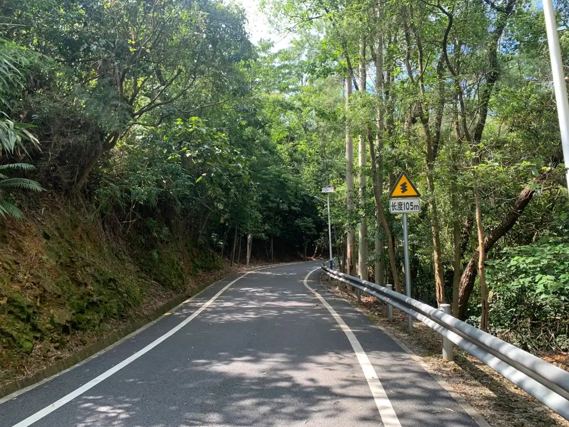 Hotels near Foshan Sanshui Dananshan Forest Park