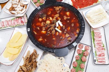 烧鸡公火锅店