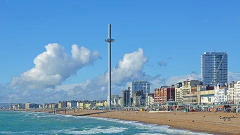Brighton i360 attraction in Brighton dan Hove