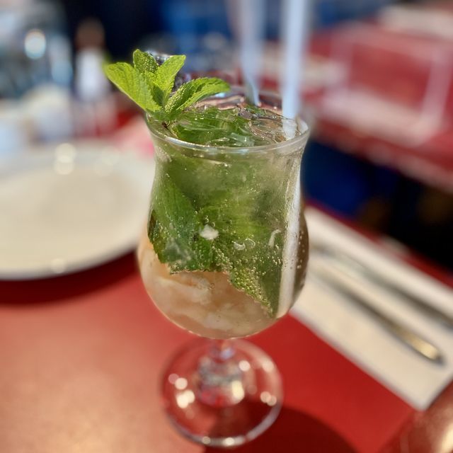 《馬灣沙灘旁的Cafe》