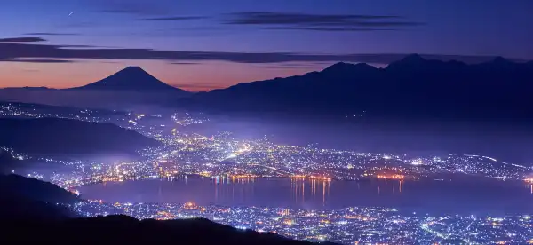 Hotels in Suwa