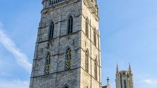 Belfry and Cloth Hall (Belfort en Lakenhalle)