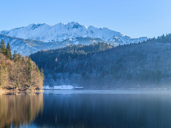 Pyramid Lake