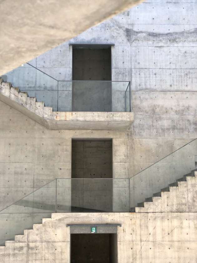 地中美術館