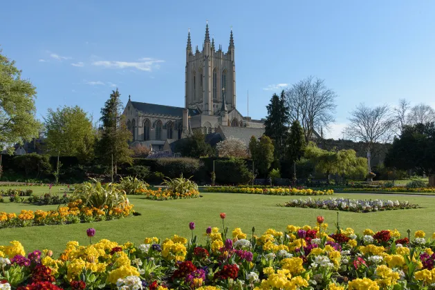 Hotels near Great Barton Church, Holy Innocents