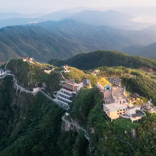 다화산