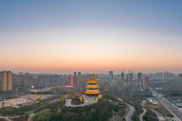 Hotels near Jin Mountain Park