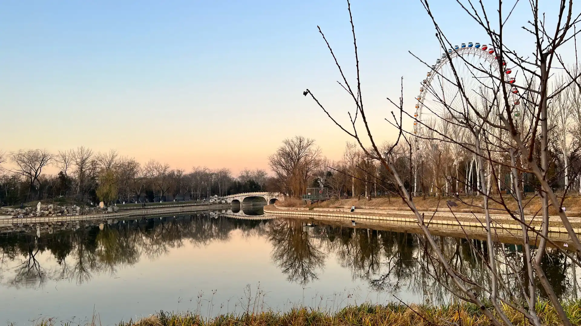鄰近龍潭西湖公園的酒店