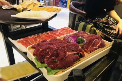 红掌柜涮烤集市(春光苑商业步行街店)