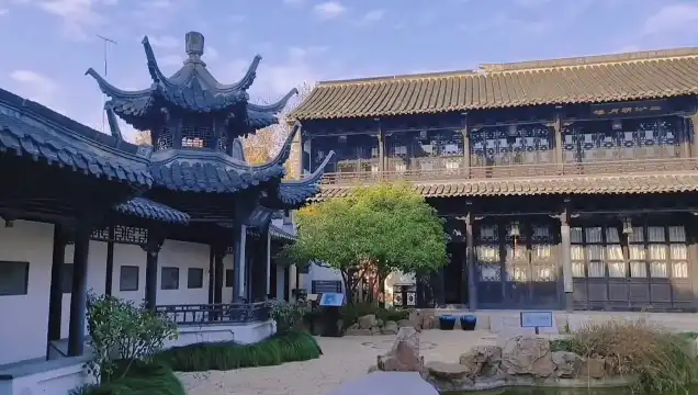 Hotels near Erfenmingyue Pavilion