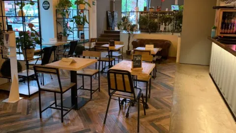 Spoiler Bar in Madrid