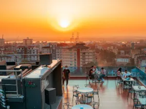 Astro Bar & Grill